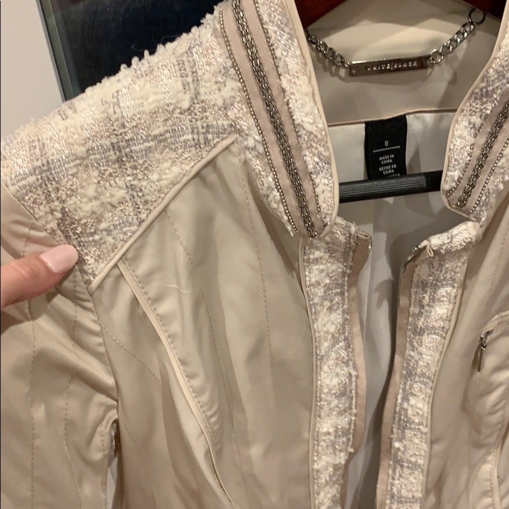 Blazer - Picture 3 of 7